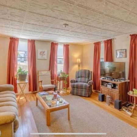 Cute 6-Bedroom Getaway In The Heart Of Літтлтон Екстер'єр фото