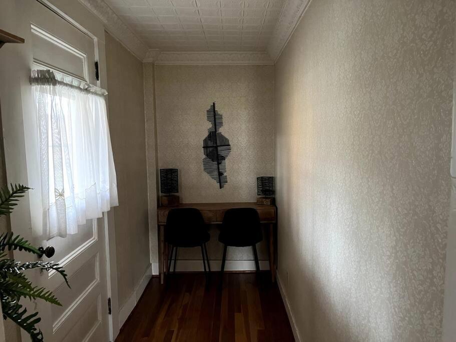 Cute 6-Bedroom Getaway In The Heart Of Літтлтон Екстер'єр фото