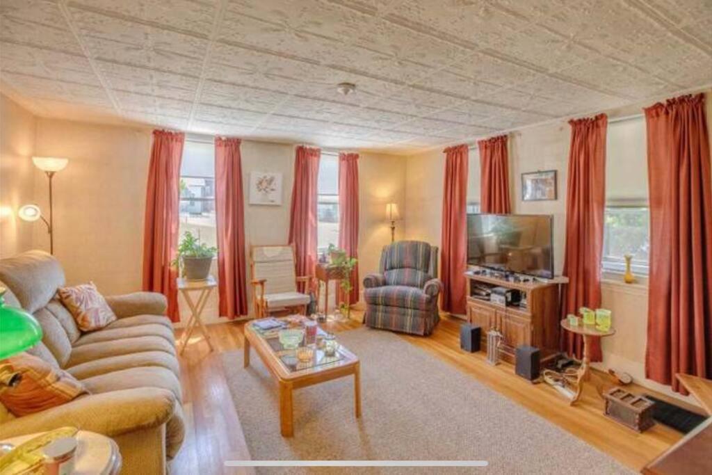 Cute 6-Bedroom Getaway In The Heart Of Літтлтон Екстер'єр фото